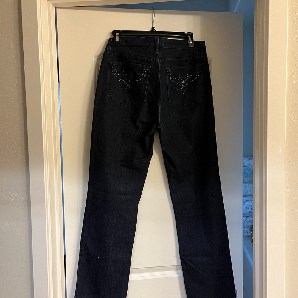 Blue Jeans - Picture 5 of 6